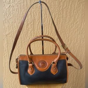 Vintage Dooney & Bourke satchel crossbody